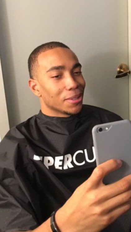 theblacktroymcclure:  woodmeat:  davisanthony: alwaysswangin:   davisanthony:  He hurtin  How much they pay him   Not enough  i would be hot  We gotta square up. Immediately.