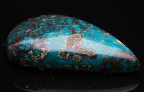 ksccrystals: Chrysocolla is a stone of harmony, it can be used to purify a place or remove negativit