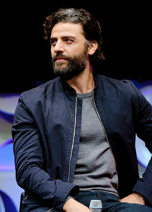 Sex celebritiesofcolor:  Oscar Isaac attends pictures