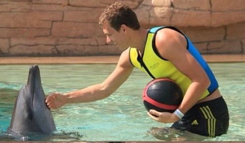 DOLPHIN KISSES! 😘 🐬 
