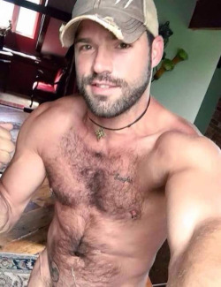 blue-collar-dudes:  Hottest free gay porn online: http://bit.ly/2sgSUtm  Make My Mouth Water