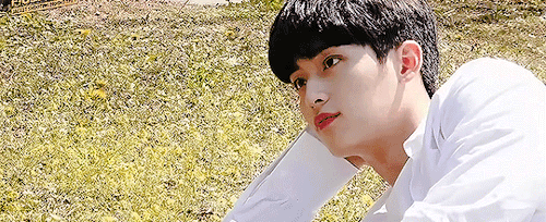 kyulsoo:A literal angelwhat a princE
