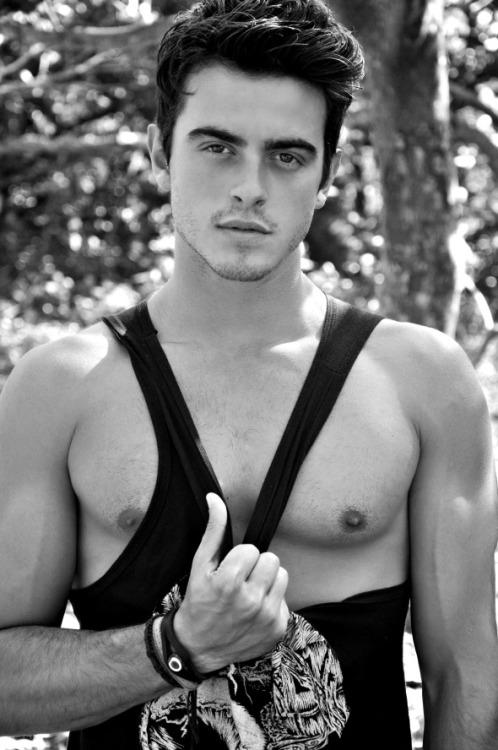 perfectshampoo:  Gustavo Johann photo by Sergio Santoian