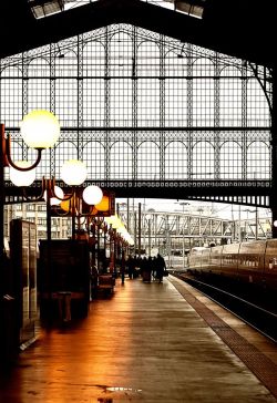 poppins-me:  Paris. Gare du Nord. on flickr