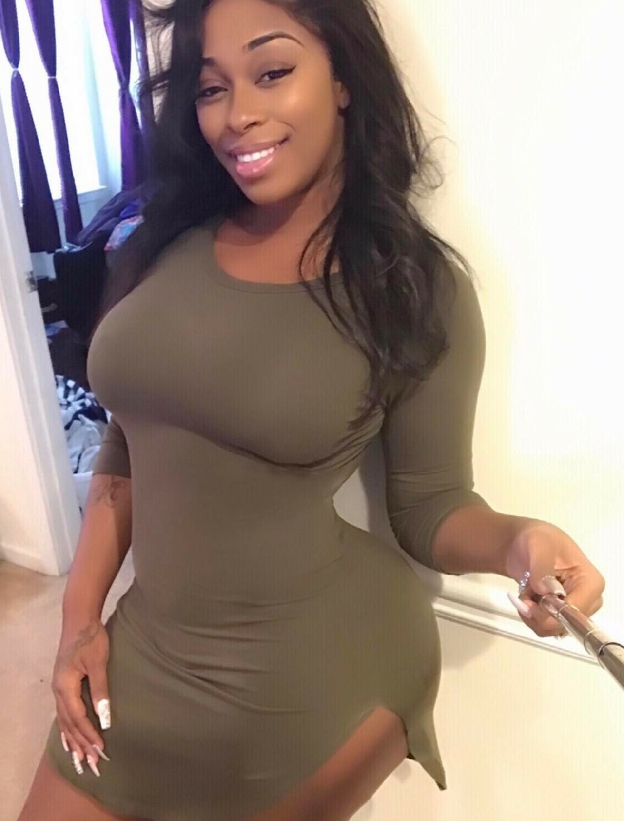 thicksexyasswomen: fletchertrowan:   c-mike36: Hollytushe  Must Reblog   Epic 