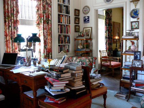 fallonelizabeth: The library of decorator Ann Pyne. 