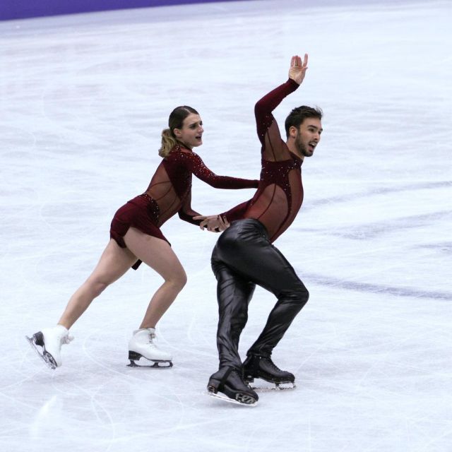 papadakis and cizeron performing their rhythm dance at the 2022 worlds