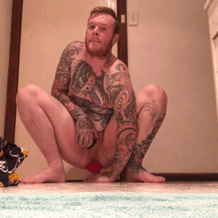 alphapupgunner:  mykinkyside1:I’m going to need a hand to get this one in…. any