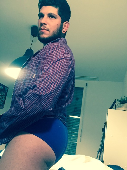 bearbearbearlove:  Thought I needed some new pictures posted 😜😂  He knows he sexy. All that amazing confidence and ass😍😍😍😍
