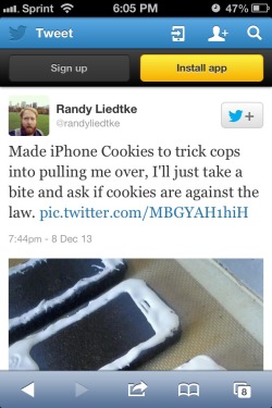 darrynek:  thagoodthings:  Found out what happened to the iPhone cookie man  give that officer an award 