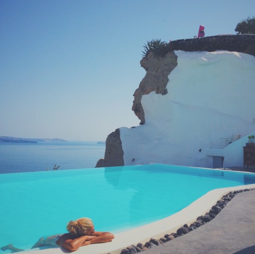 sandycheeks-and-summernights:  Santorini, Greece