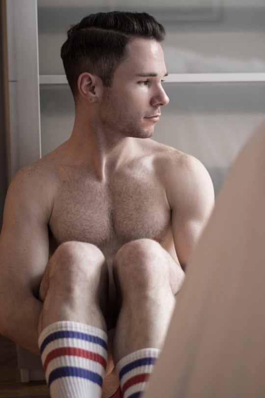 mouthwatering-men:Joshua Betz 