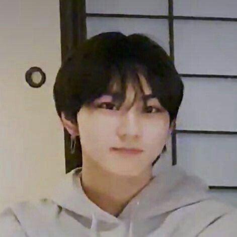 Hiii Omg!! This Is My First Time Sending A Lil Request Thingy Hello But I Rlly Wanted To Request A Bf!jungwon