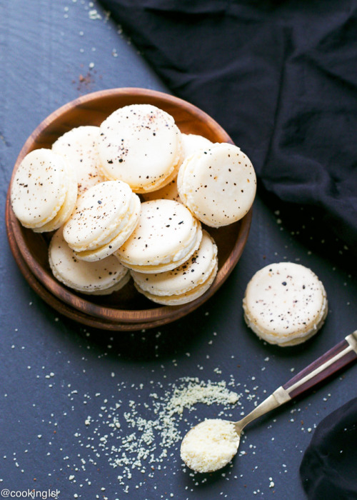 beautifuldesserts:  Tiramisu Macarons