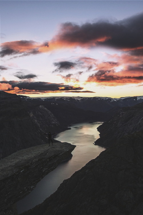 Sex visualechoess:   Sunset at Trolltunga by pictures