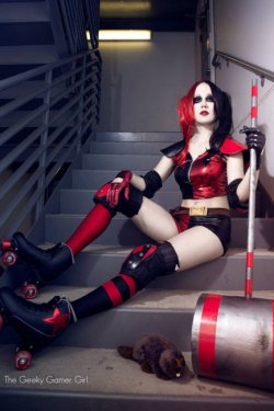 fucking-sexy-cosplay:  Punk Inspired Harley