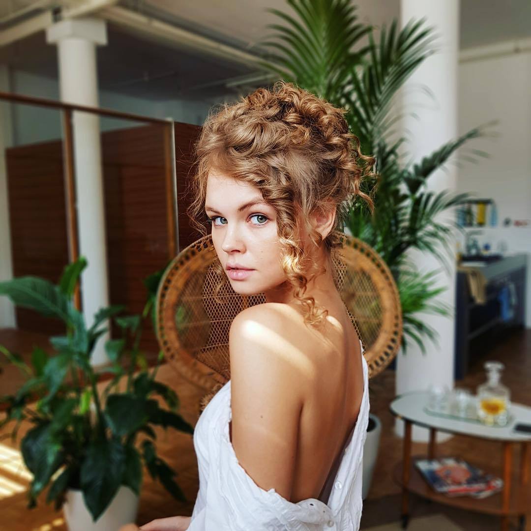 wndmkr:    Anastasia Scheglova  