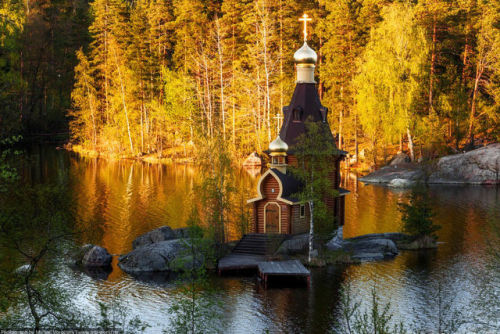 coffeepotsmokin: russianmonarchist:The church of St. Andrew on the Vuoksa River, Russia  omg