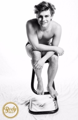 celebrityfeetlover:Garrett Clayton 