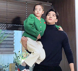 thingskateknows:Rowoon being adorable with his ‘niece’~ She Would Never Know