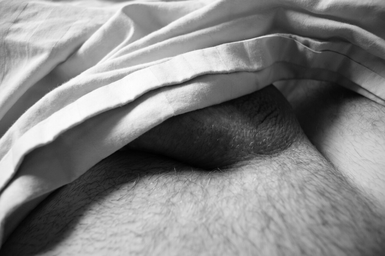 secretmidwesternorgasms:  Lazy afternoon lying in bed. I figured I’d bring my camera