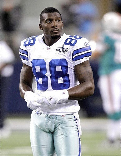 talldaddy:  hottstallion:  Dez Bryant :Hunks, Bulges & Cocks.  Nice print out!    www.talldaddy.tumblr.com/archive/2011/3  