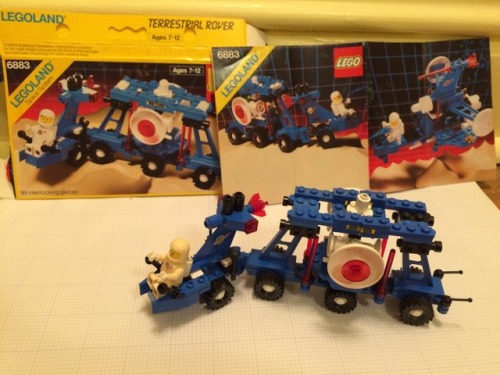 A couple wheeled Classic Space sets today - first is the little Surface Transport from 1983. Pretty 