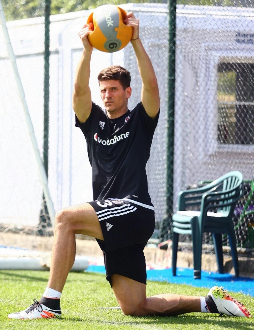 hotfamousmen:  Mario Gomez