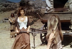 Claudia Cardinale - Les Pétroleuses, 1971.