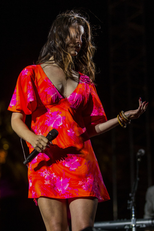 paradiseforlana: Lana Del Rey performing at Coachella Valley Music & Arts Festival in California
