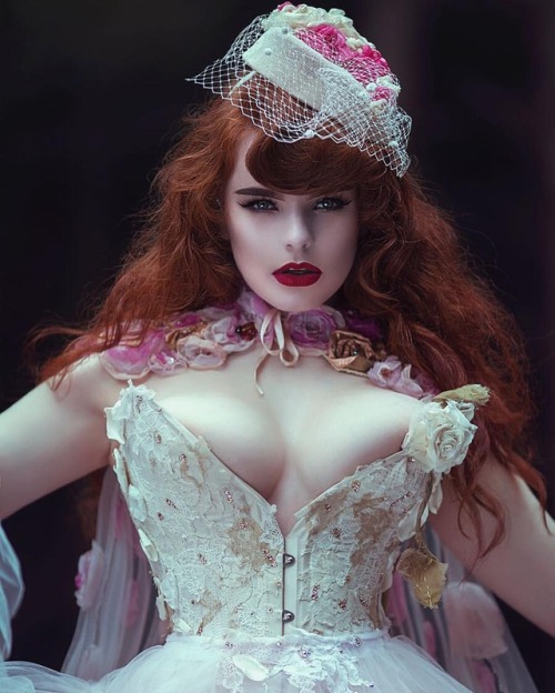 Boobies, fancy hats and capes! Brought to you by @rosieredcorsetry corset @anjelicahyde photography 