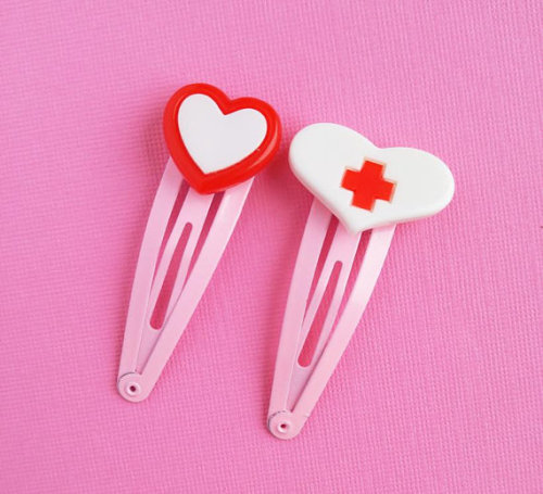 remadetrolol:Cute nurse menhera hair clips ♥