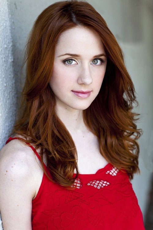 gloriouslyred: Laura Spencer