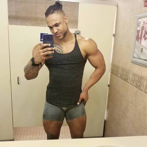 DAPPEREROTICSEXY