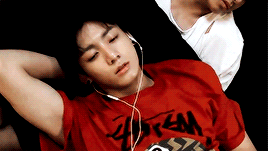 Cute Jungkook Vs. Hot Jungkook (cr.)
