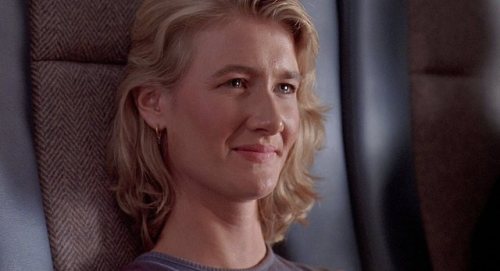 ordinaryhouseholdtoaster: “We can discuss sexism in survival situations when I get back.”  Ten Chara