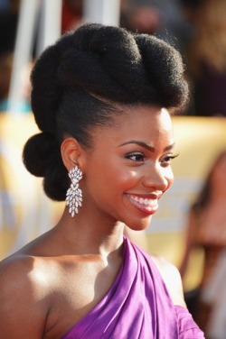 fashizblackdiary:  Natural Hair Galore - Actress Teyonah Parris (MAD MEN) @ SAG Awards 2013. Hair done by Felicia Leatherwood.