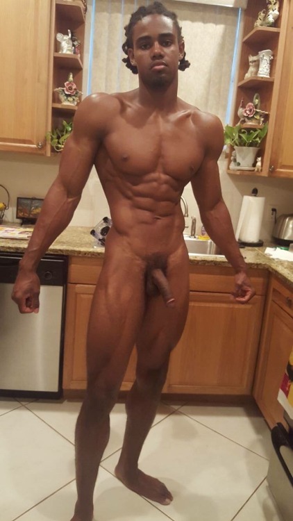 Porn dboygreeneyes:  This nigga got body……💯 photos