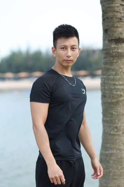 gayonlinesex: Hoàng Chiến, du học sinh ở nhật mới về vn, Top cứng rất menly, lần đi hn vừa rồ