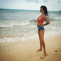 Littlelightsy:  Wonder Woman Returns To The Beaches Or Themyscira, Yearning For World