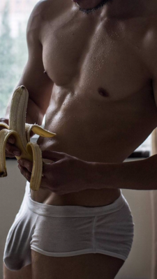 tremendouscashfestivalwolf:  cumlover77777:  Only fruit I’d eat..   One banana 2 👍😋