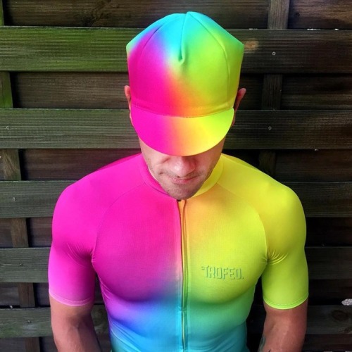 apisonadora60: kitgridALL THE COLORS @trofeo.cyclingToday’s new arrival is Gradient Joy Cycling Cap 