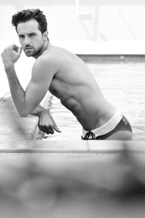 ifuckrainbows:  stufluffybear:  Reblogged by tumblr.viewer      (via TumbleOn)