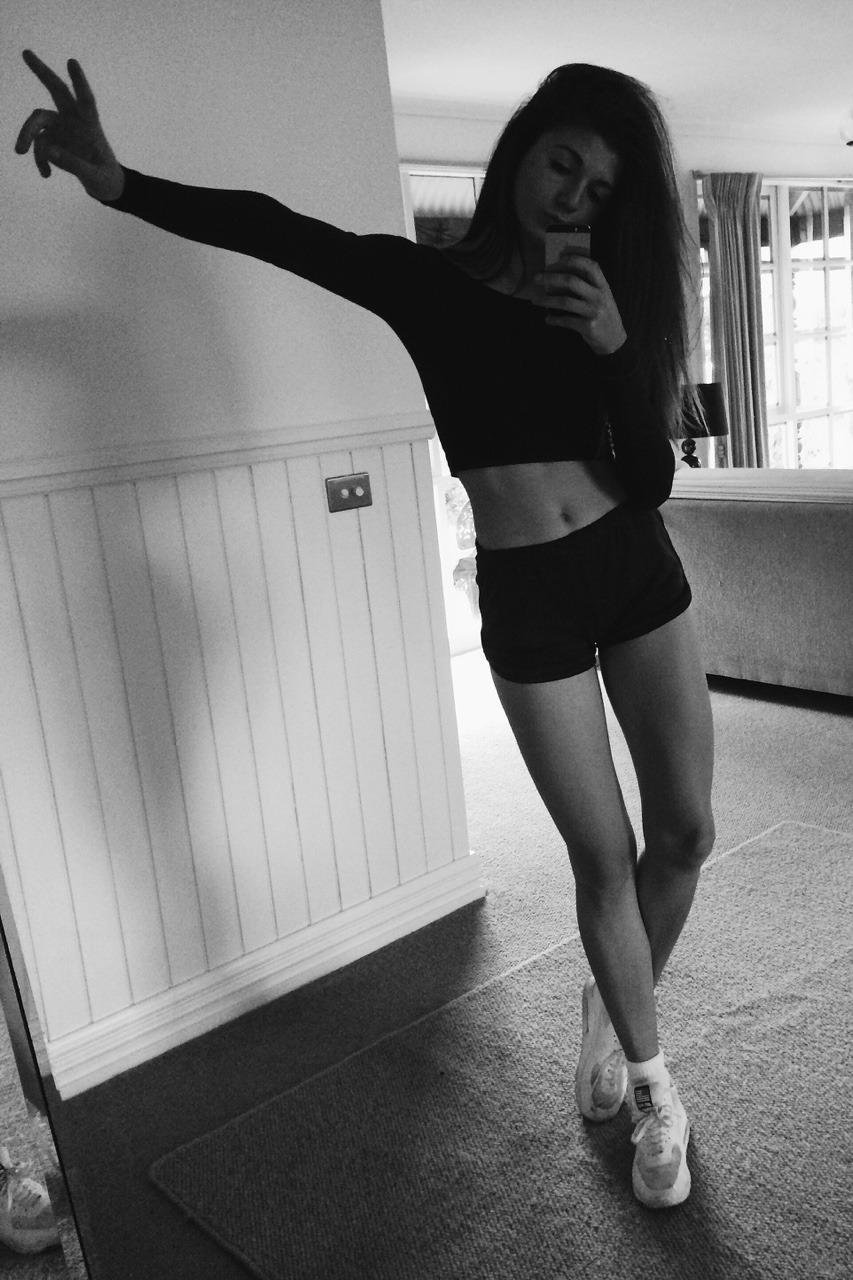 alalae:  harry-mark:  abbielengey:  AMERICAN Apparel is my new aesthetic Can they