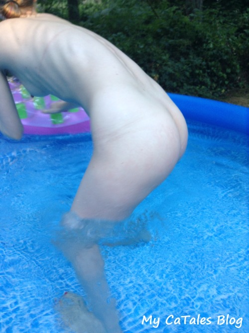 destinationkat:  This is the last bunch of the photos from my swimming pool dare!And again, you can check out the full dare here: http://www.truthordarepics.com/sexydares/sexykitty/35/ 