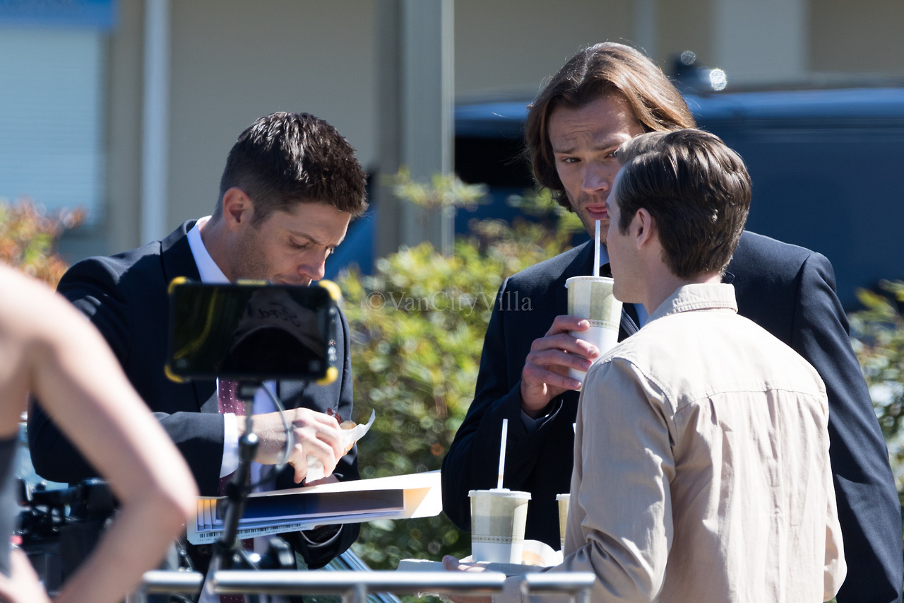 sammyhale: Jared, Jensen, and Alexander on set (x)