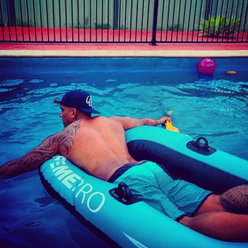 pasifika-flavour: 🚨HOTTIE ALERT🚨  Little something to help you day dream💭   pasifika💋flavour 