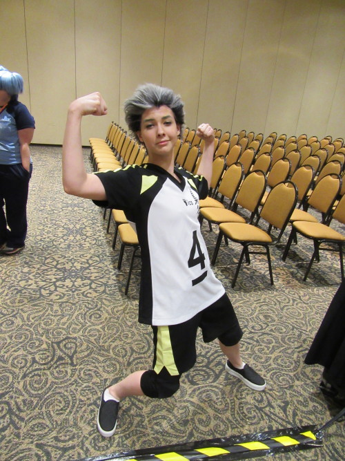 topazpearl: there were tons and tons of haikyuu cosplayers this weekend! i surely didn’t get t