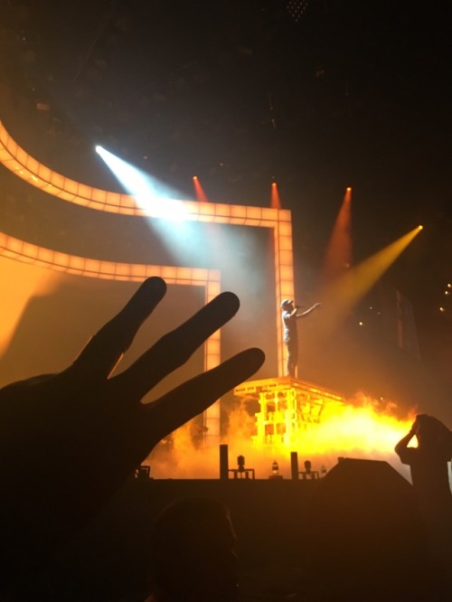 Chance performing Ultralight Beam