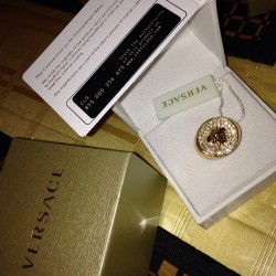 phuckindope:  Versace Gold Paved Ring 
